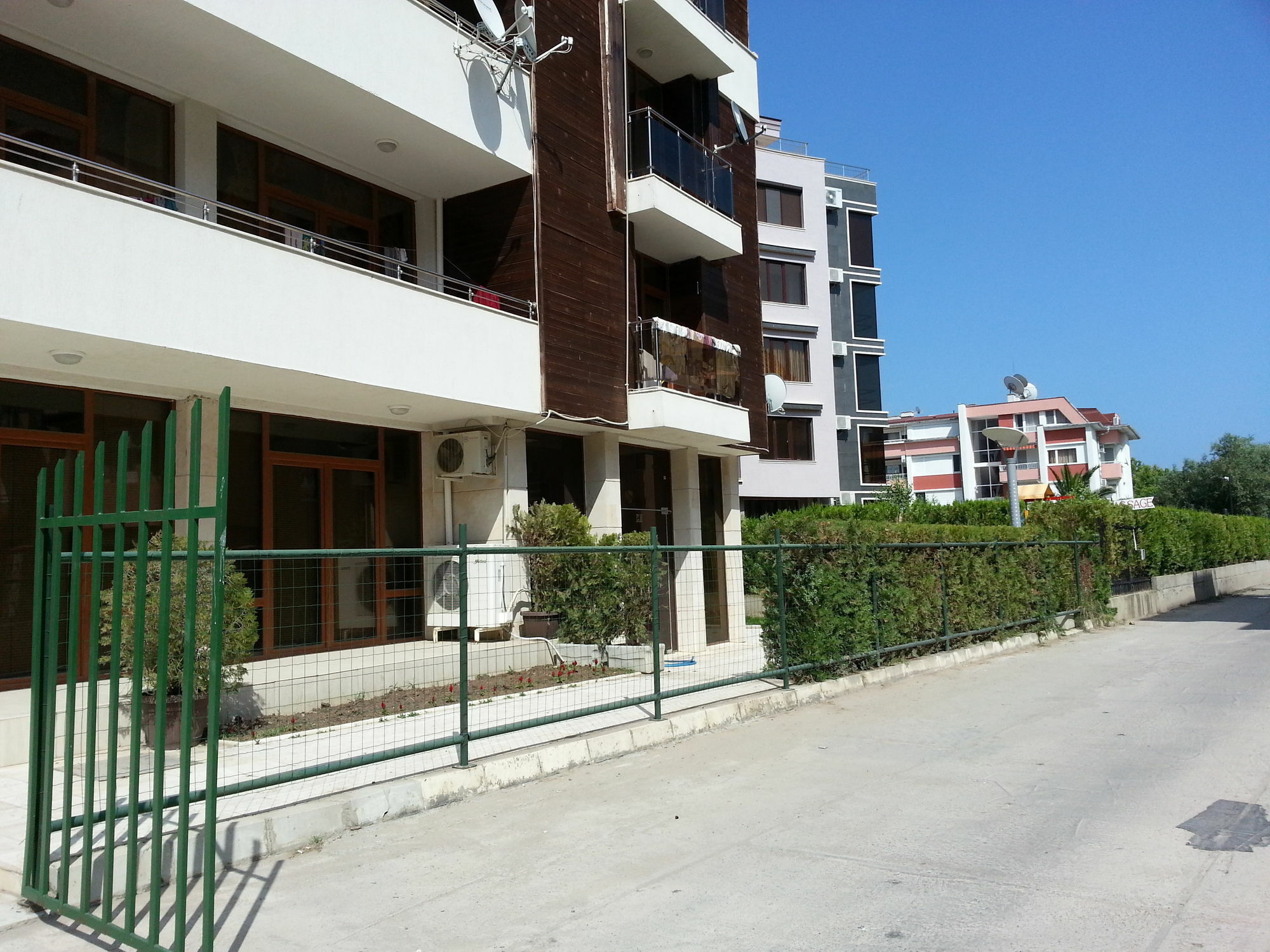 Eden - Menada Apartments Sunny Beach Ngoại thất bức ảnh