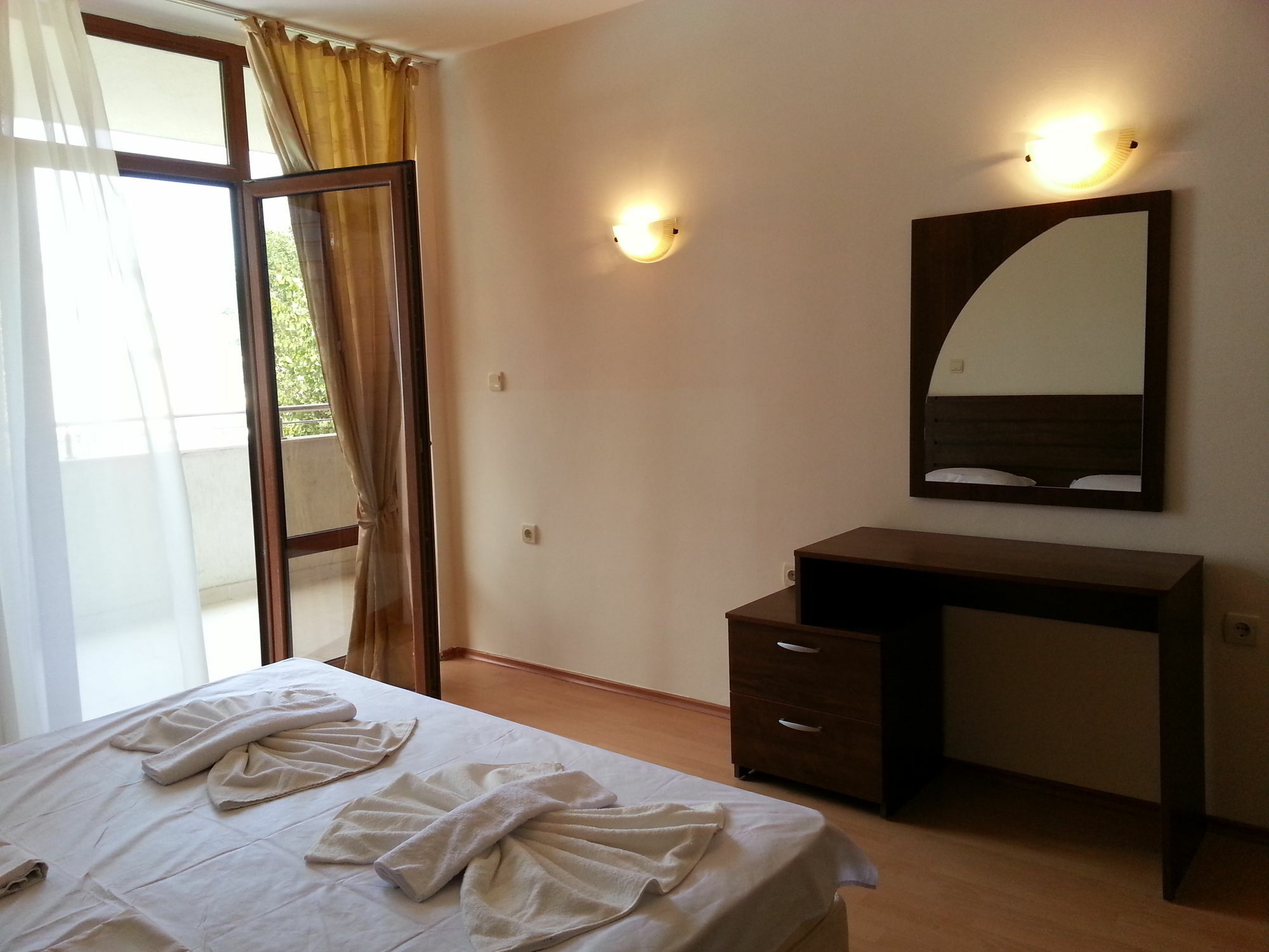 Eden - Menada Apartments Sunny Beach Ngoại thất bức ảnh